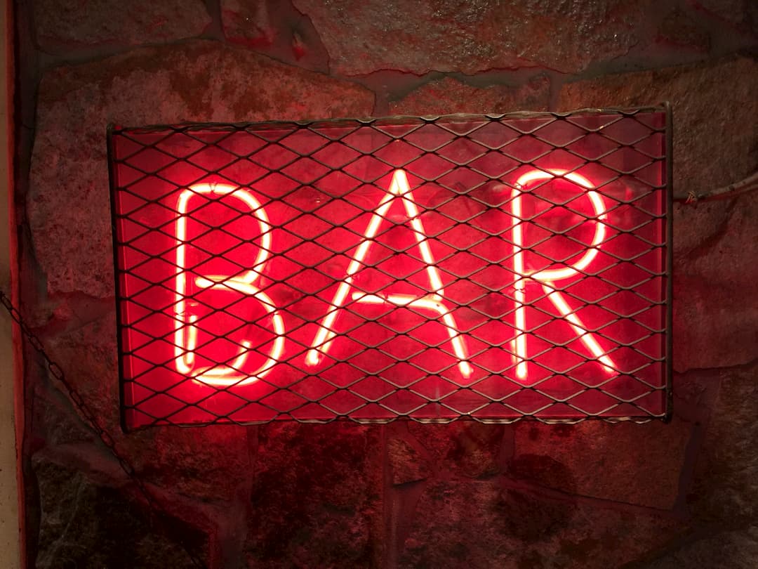 ▷ Descubre todos los tipos de bares que existen | Juegos Bristol